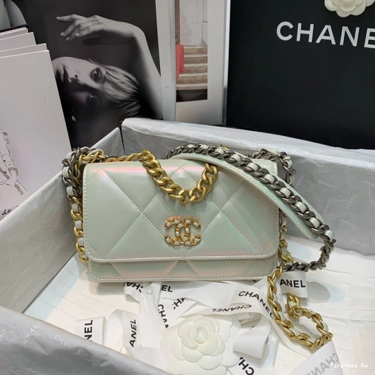 Firstbag Ru CHANEL19 ON WALLET CHAIN 0727